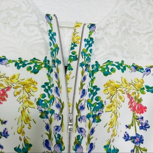 ❤️ BCBG Maxazria Floral jacket C17