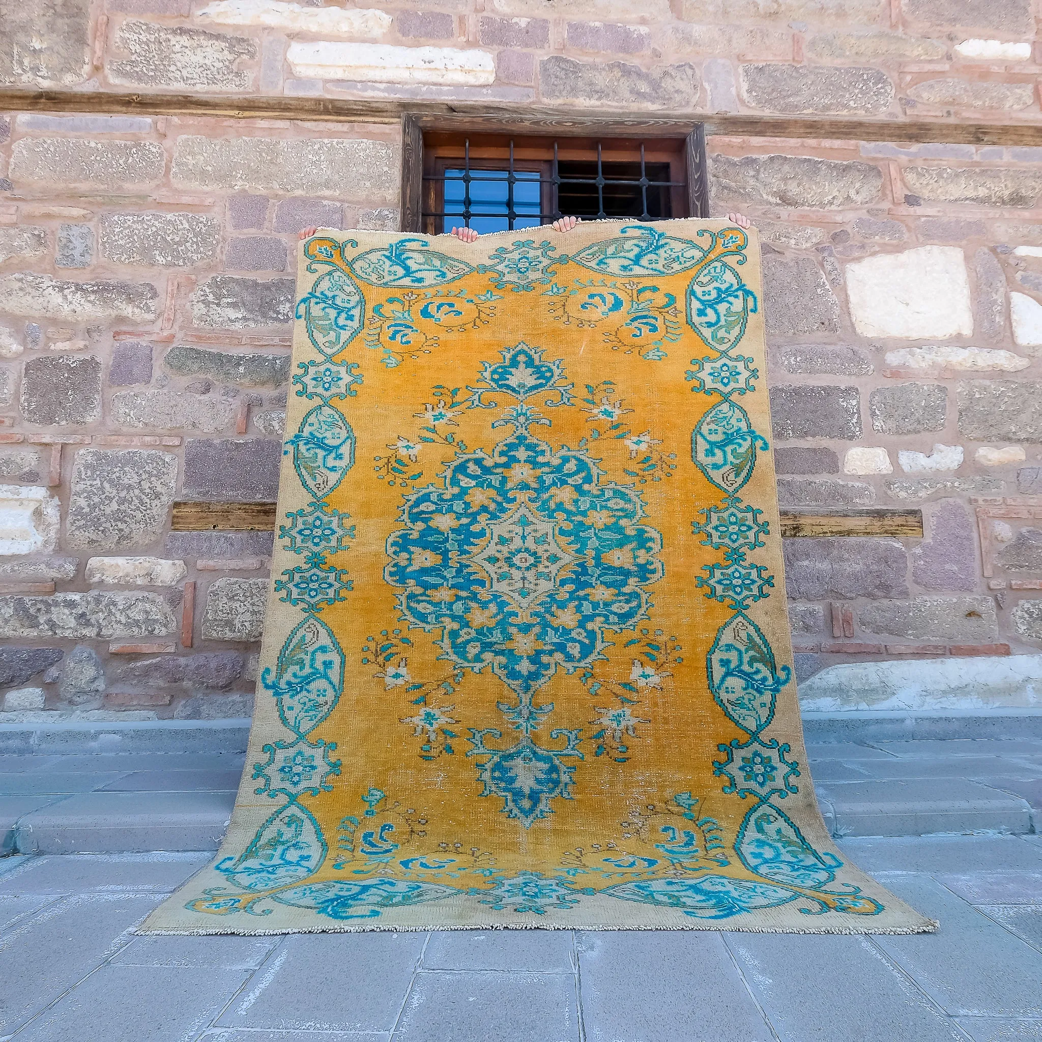 3895 Handwoven Vintage Rug 5'7x8'9