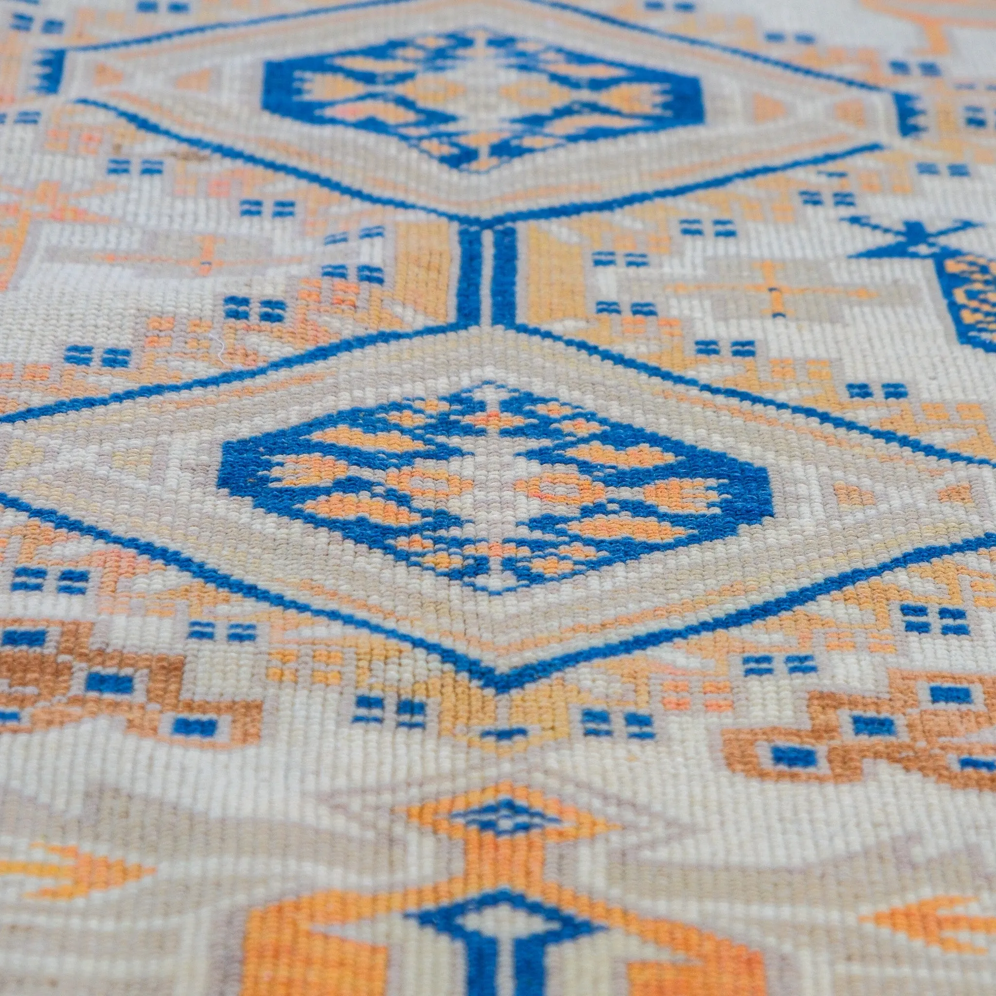 6851 Handwoven Vintage Rug 3’6x5'8