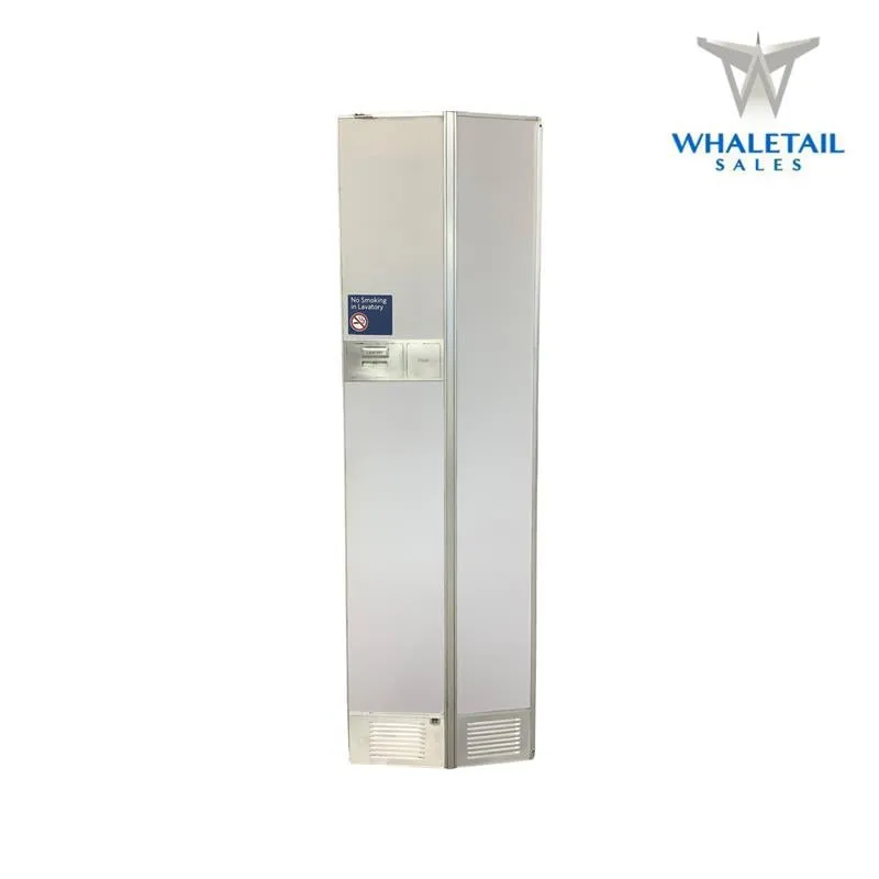 747 Bi-Fold Lavatory Door (right)
