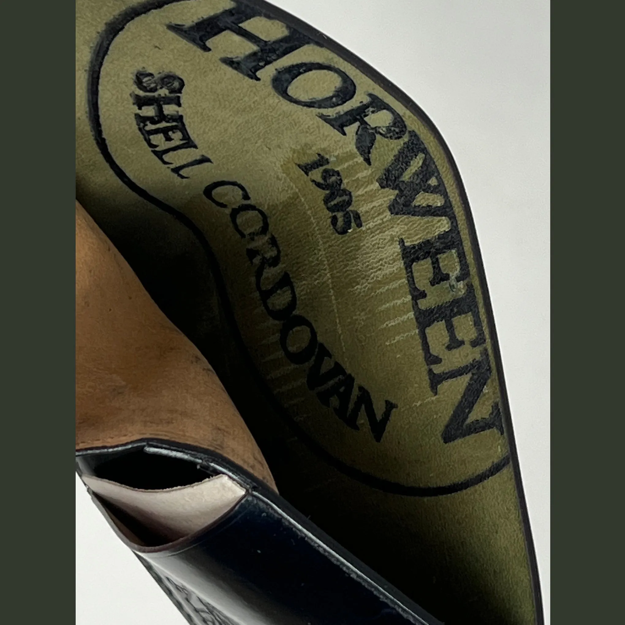ALDEN Black Shell Cordovan Bi-fold Wallet
