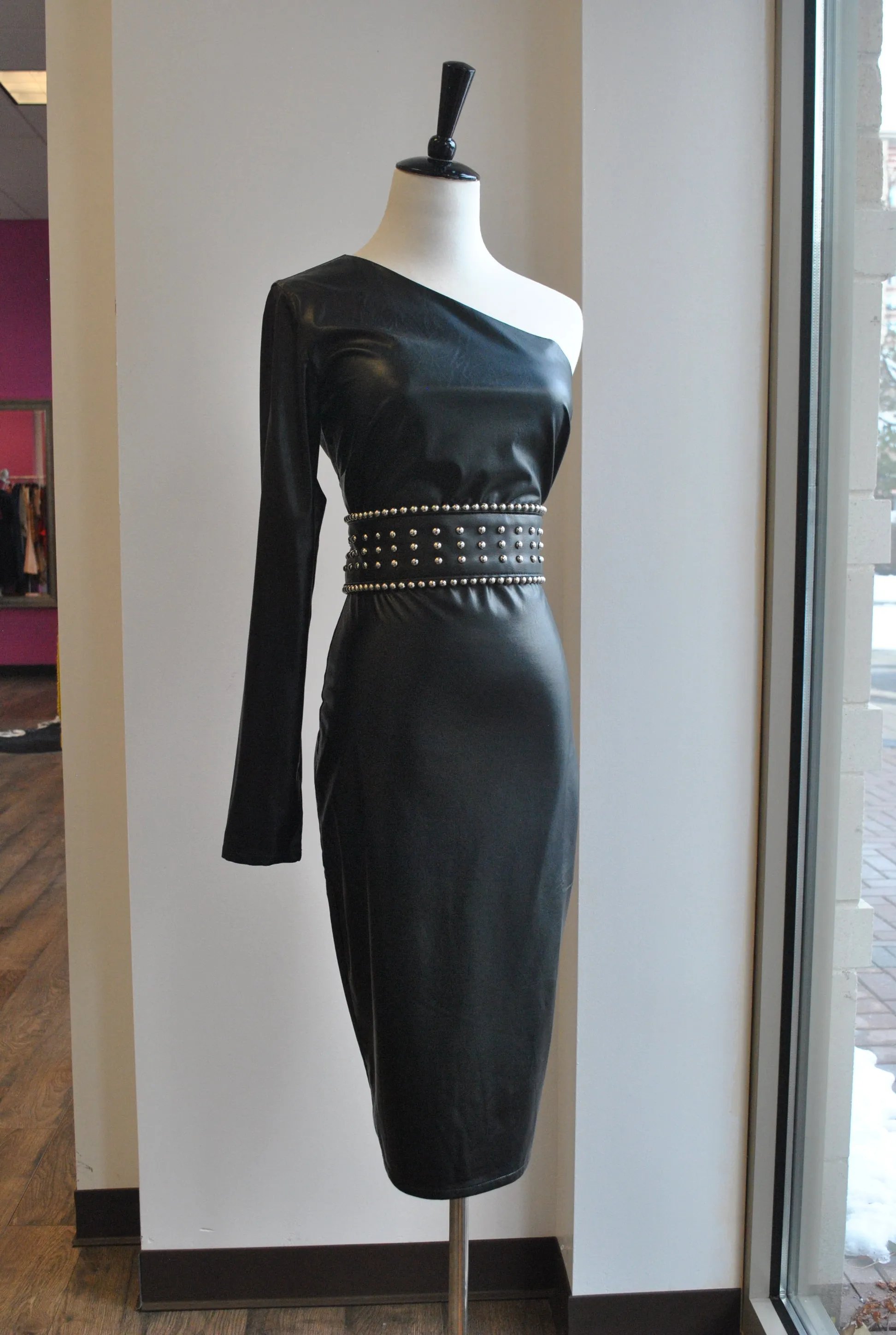 BLACK FAUX LEATHER ONE SLEEVE FIT MIDI DRESS
