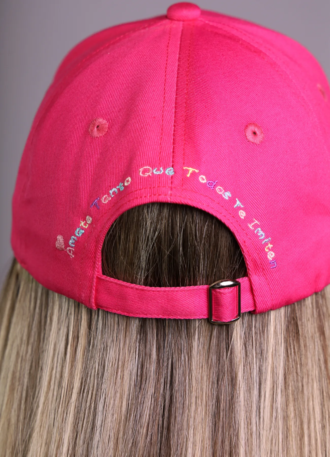 CAP 'AMATE TANTO' PINK