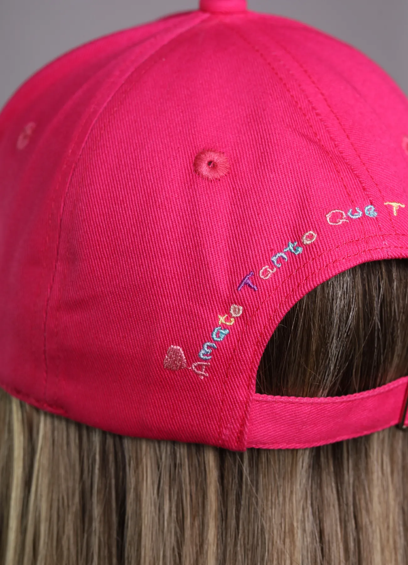 CAP 'AMATE TANTO' PINK