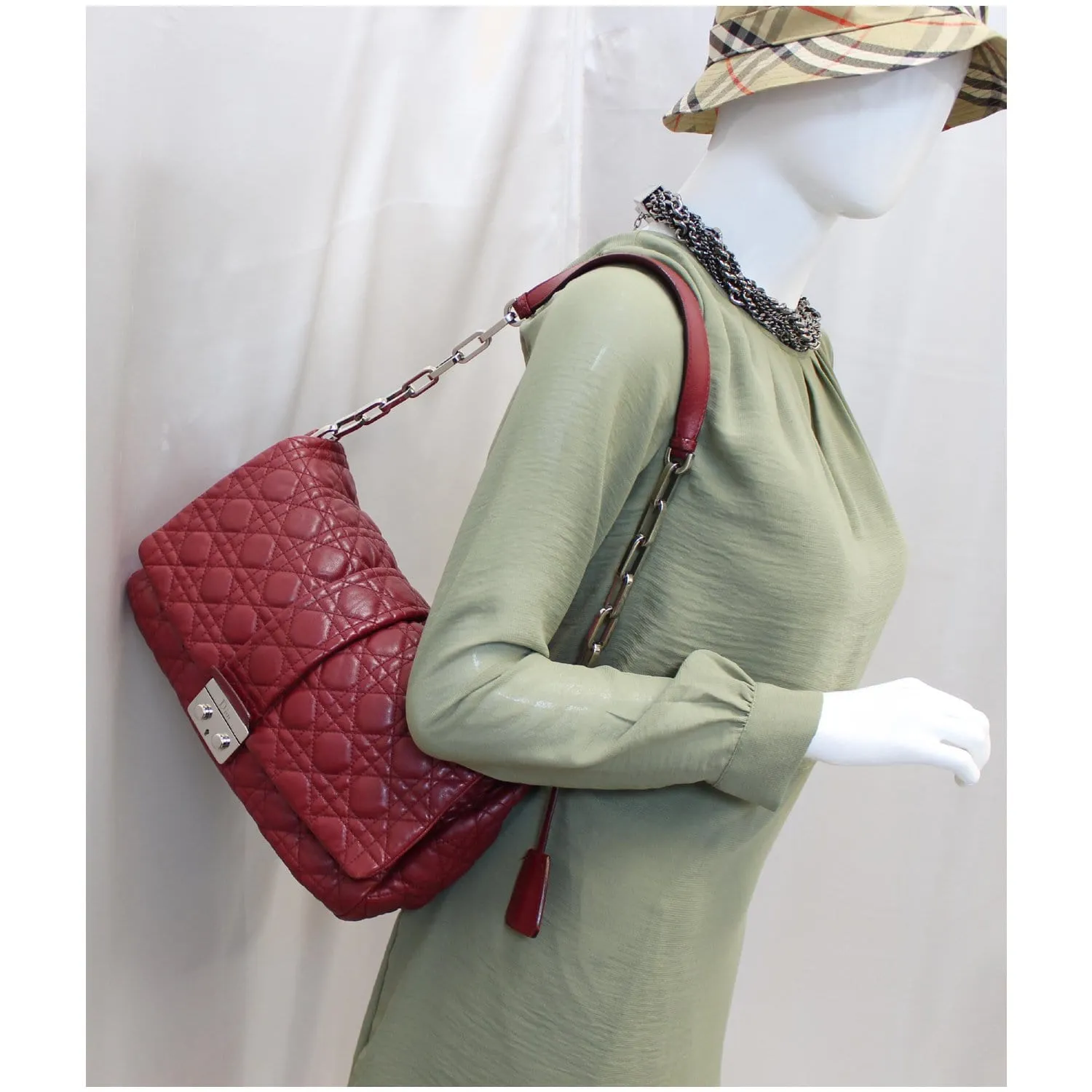 CHRISTIAN DIOR Medium Flap Cannage Leather Shoulder Bag Red