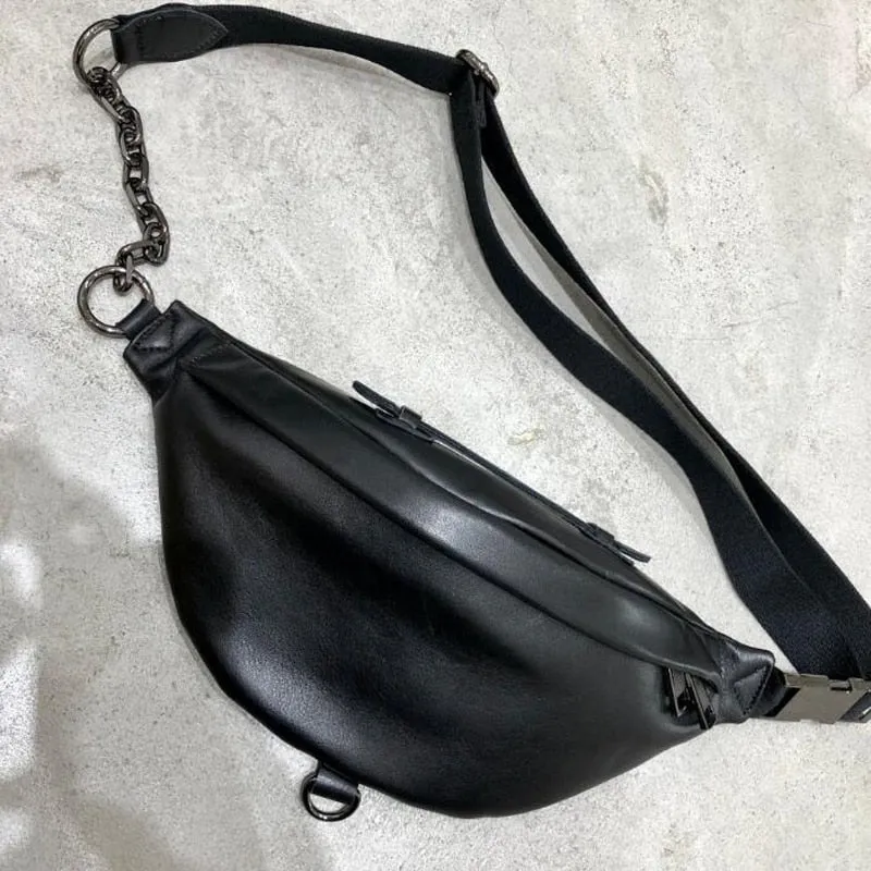 Crescent Carry Leather Crossbody Bag Chest Bag - Black/Brown - One Size
