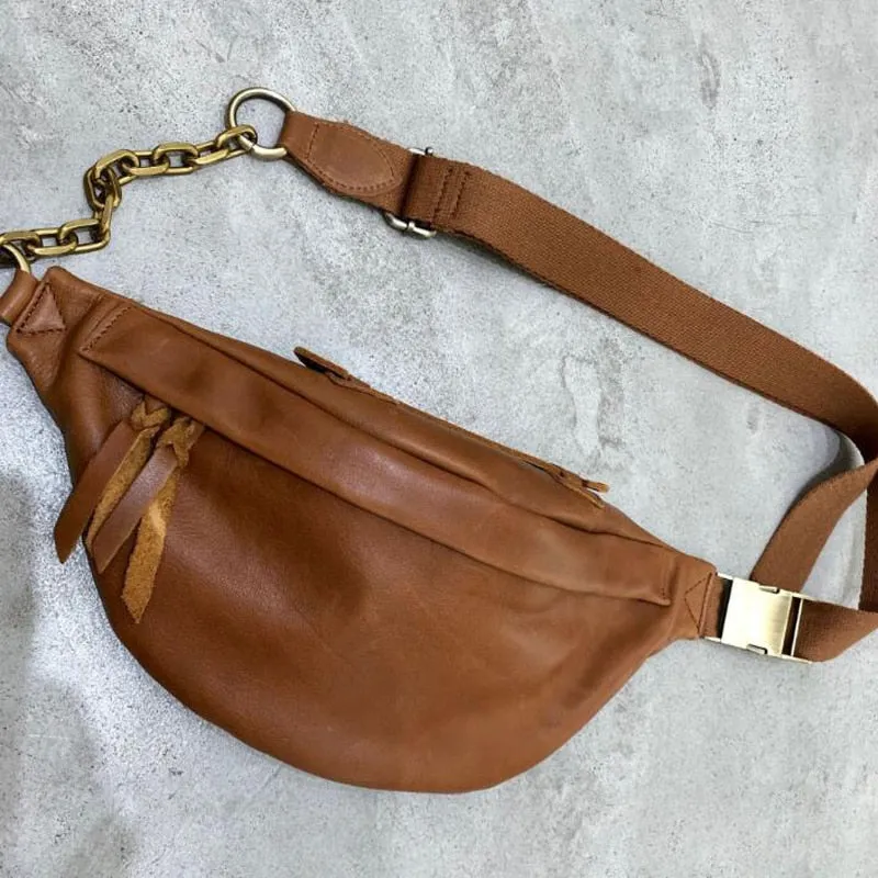 Crescent Carry Leather Crossbody Bag Chest Bag - Black/Brown - One Size