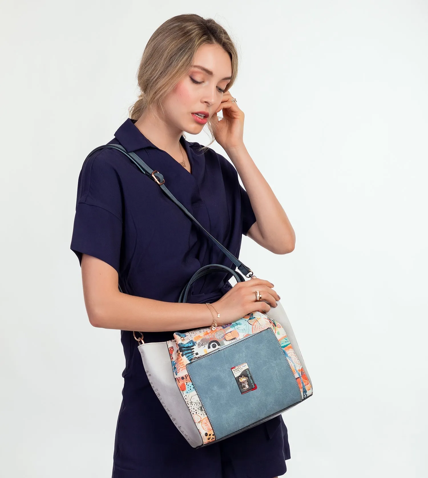 Fun & Music Shopping messenger bag with shoulder strap