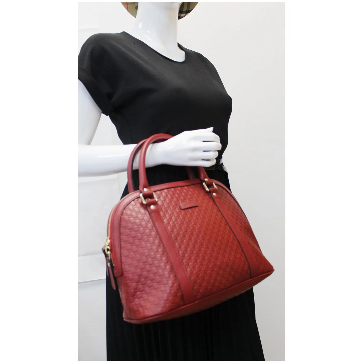 GUCCI Dome Medium Microguccissima Leather Shoulder Bag Red 449663