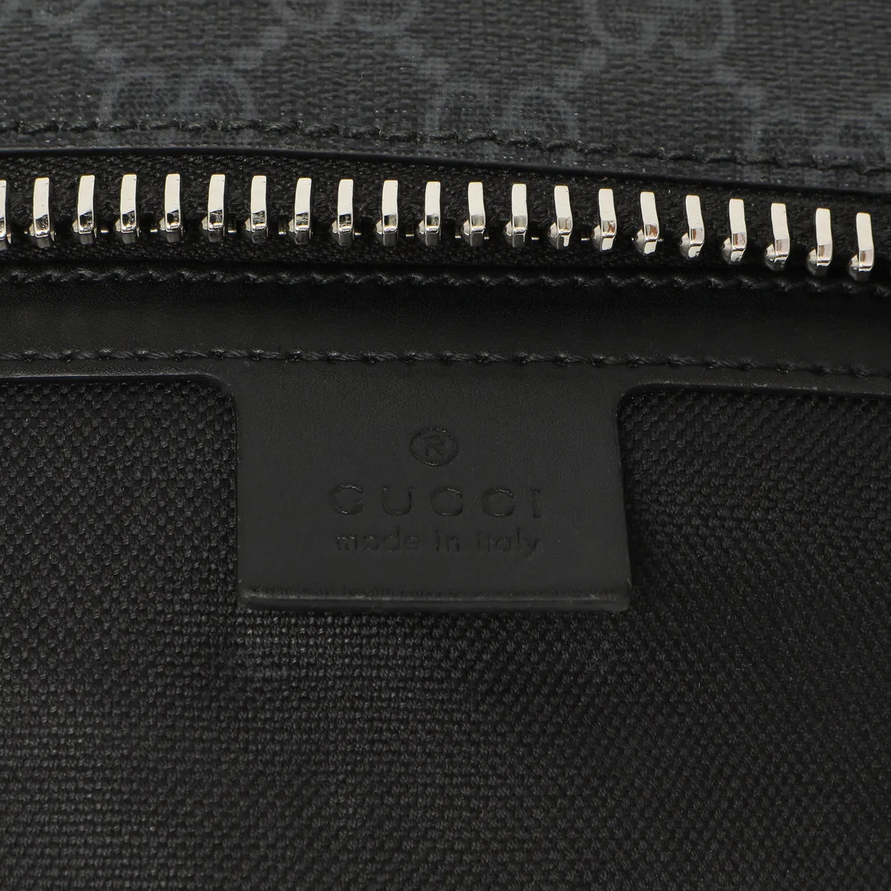 Gucci GG Supreme Monogram Web Flat Messenger Bag