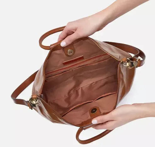 Hobo Shelia Tote - Truffle