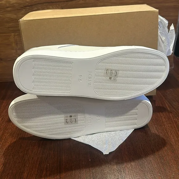 J.Crew Factory white mens Leather sneaker new comes with original box size 9.5