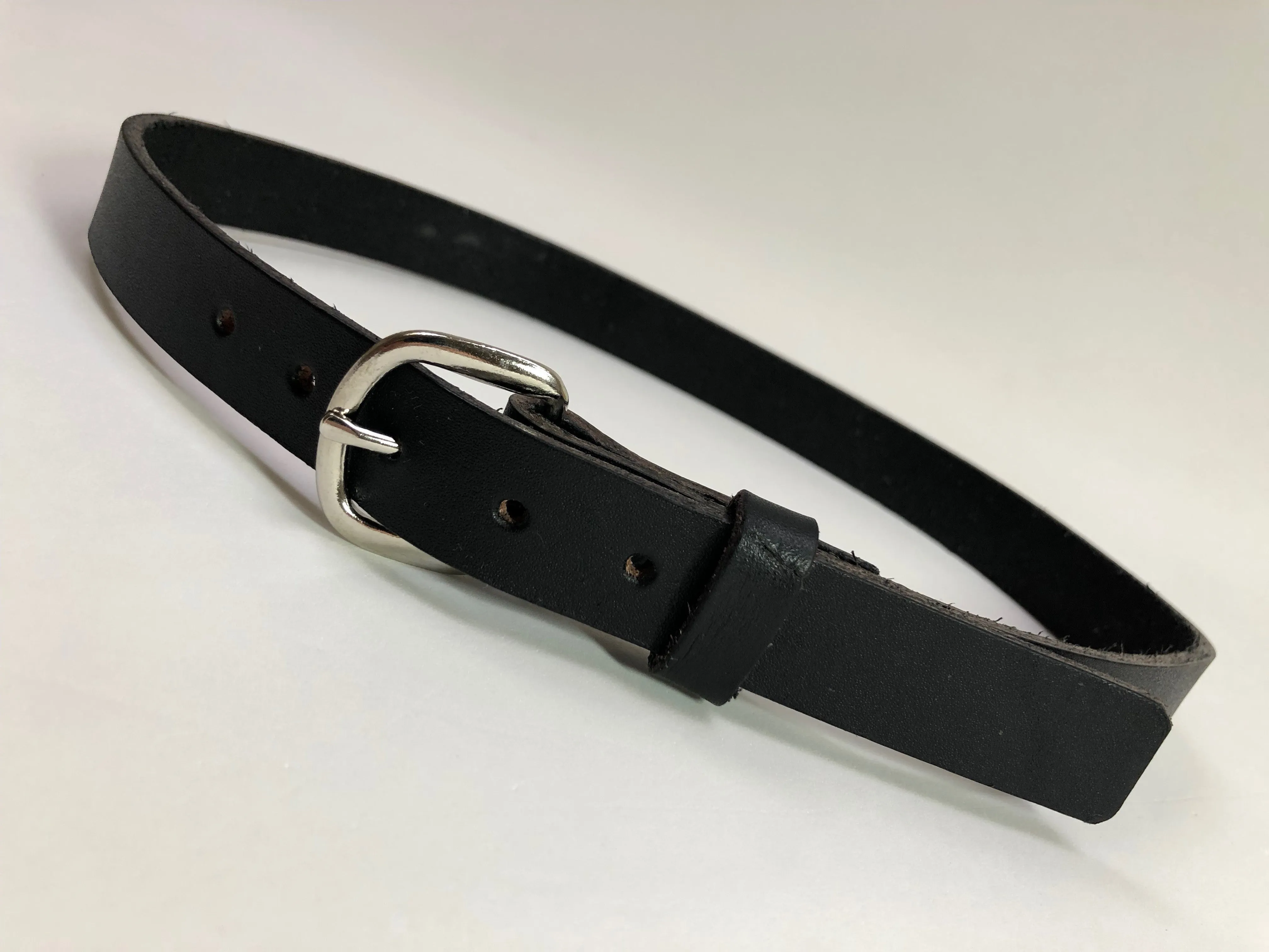 Kids Black Leather Belt with Smooth Silver Tone Buckle 26Z9