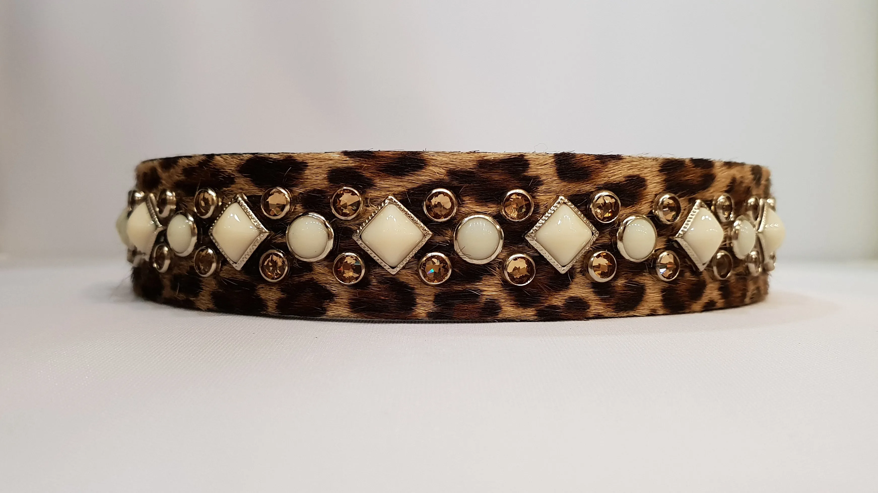 Leopard Aud S 1" Collar - Leopard Leather / White Stones & Brown Crystals