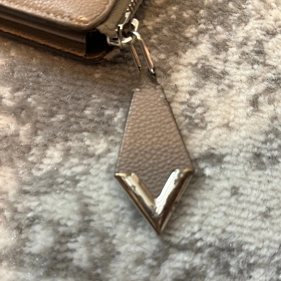 Louis Vuitton Comete Galle Zippy Wallet