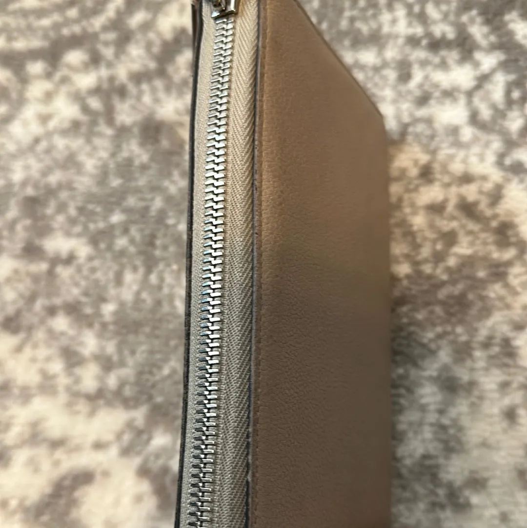 Louis Vuitton Comete Galle Zippy Wallet