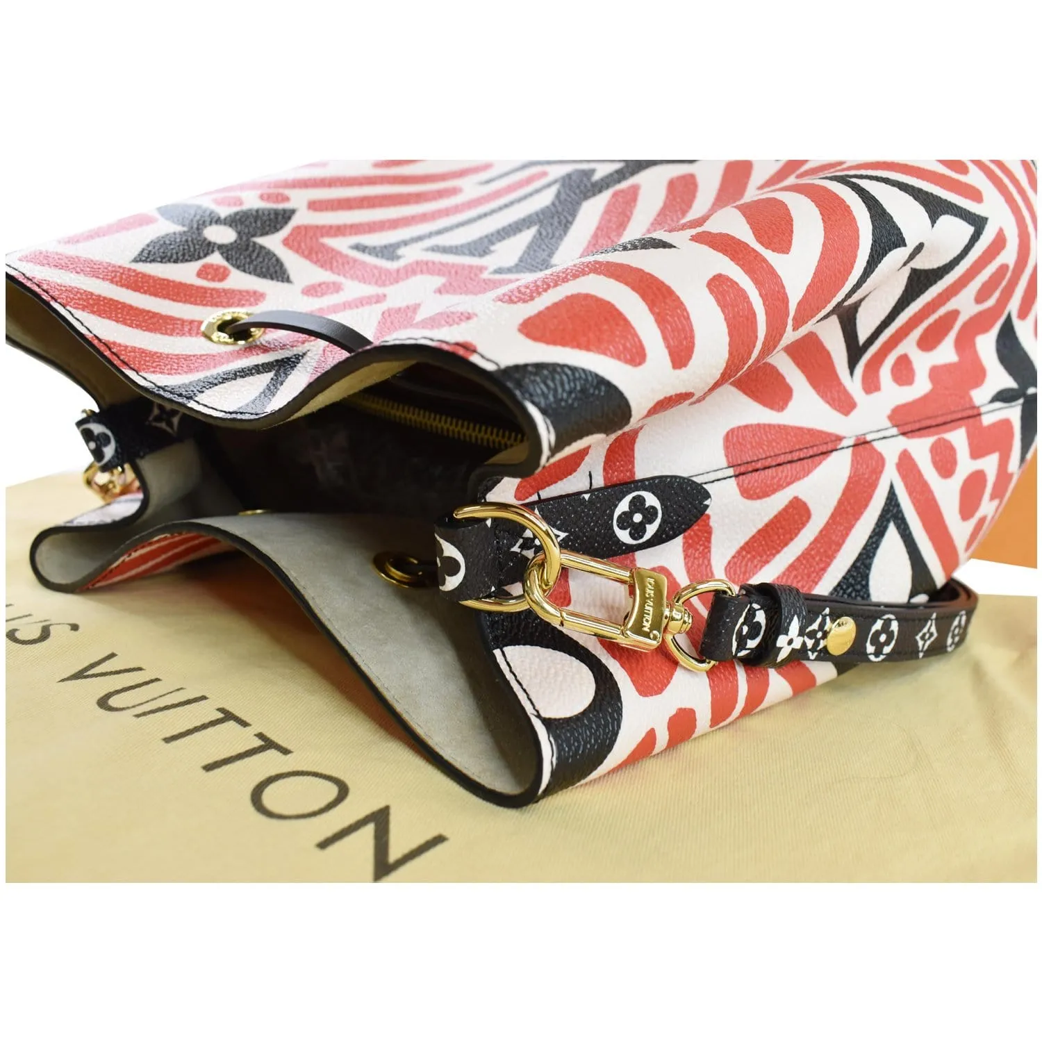 LOUIS VUITTON Crafty NeoNoe MM Monogram Canvas Shoulder Bag Red - 25% OFF