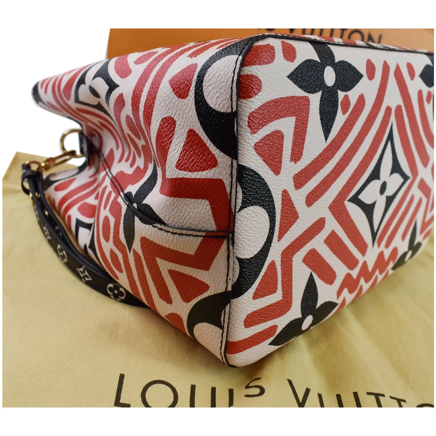 LOUIS VUITTON Crafty NeoNoe MM Monogram Canvas Shoulder Bag Red - 25% OFF