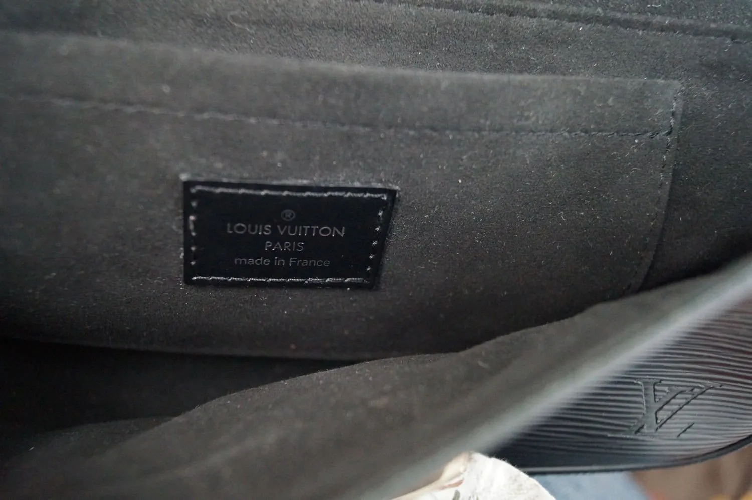 LOUIS VUITTON Montaigne Clutch Epi Noir Shoulder Bag
