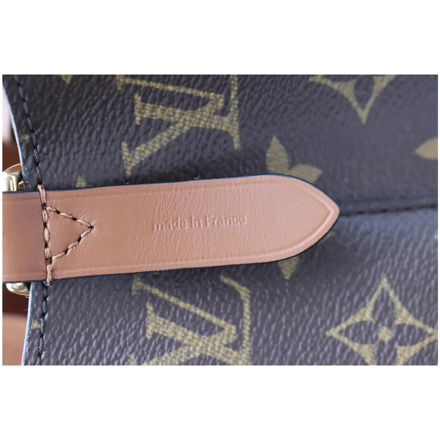 LOUIS VUITTON NeoNoe Monogram Canvas Crossbody Bag Caramel