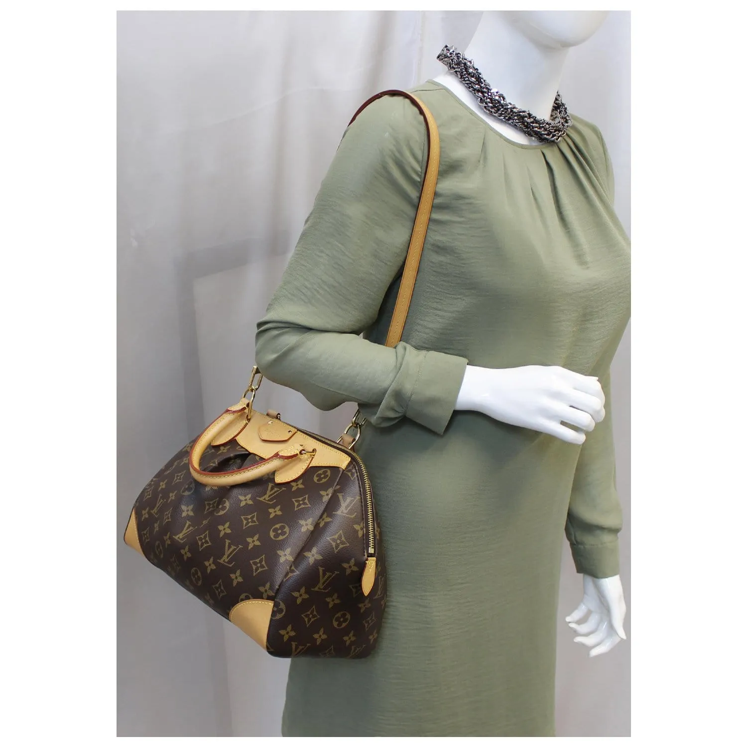 LOUIS VUITTON Segur Monogram Canvas Shoulder Handbag Brown