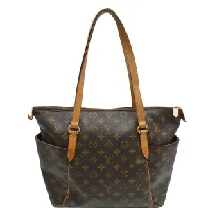 LOUIS VUITTON Totally MM Monogram Canvas Shoulder Bag Brown