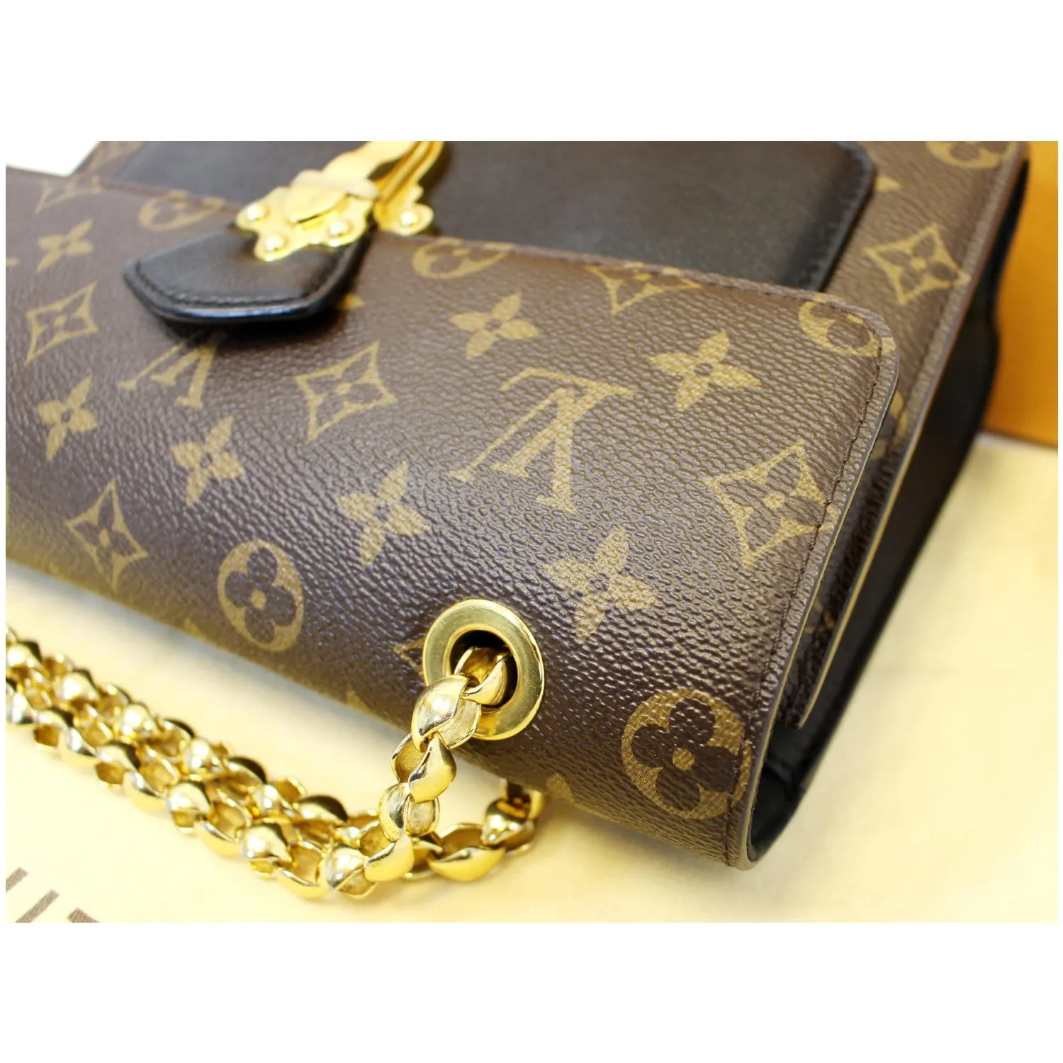 LOUIS VUITTON Victoire Monogram Canvas Shoulder Crossbody Bag Noir