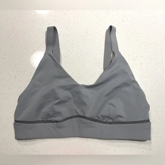 Lululemon Radiant Motion Bra in Rhino Grey Size 8