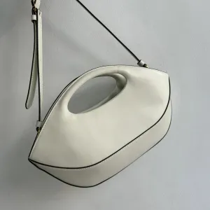 Medium leather handbag