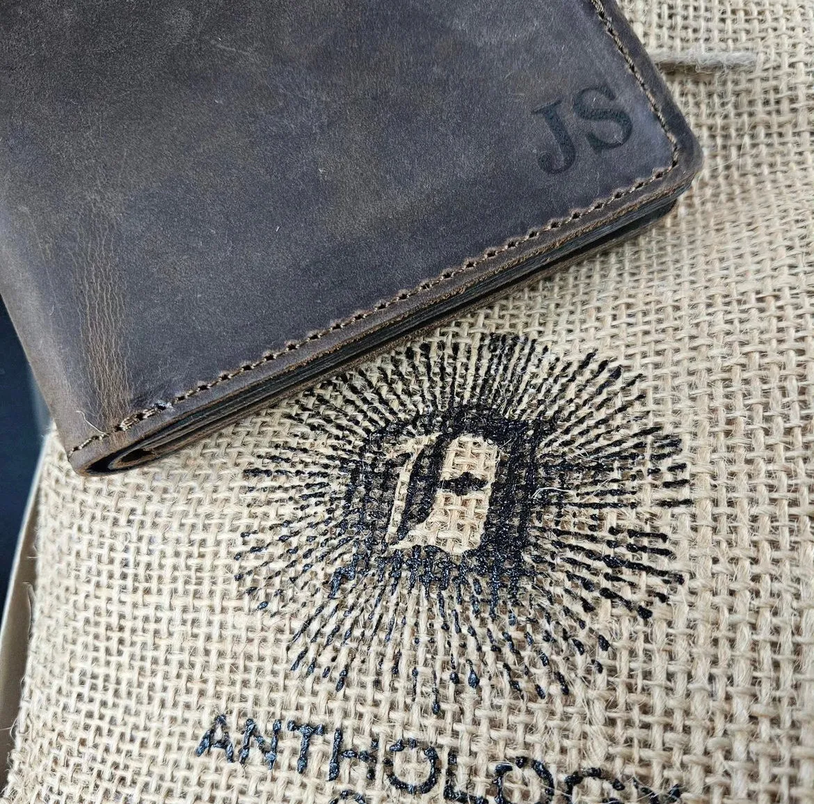 Minimalist Leather Bi-Fold Wallet - Whiskey Brown