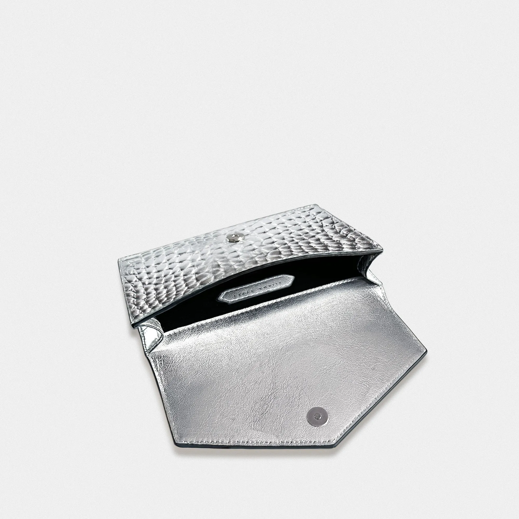 Pouch embossed croc silver