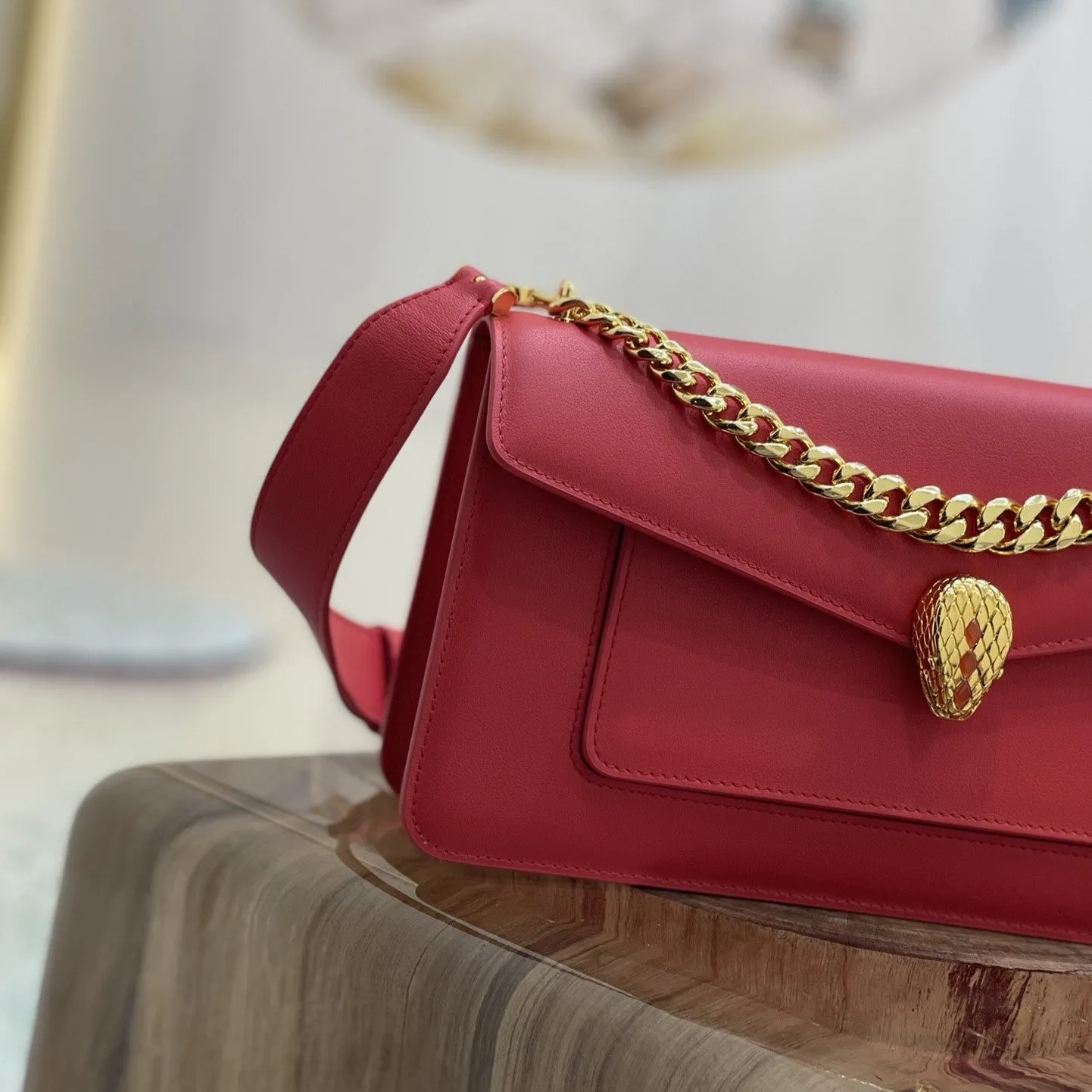 SERPENT EAST-WEST MAXI CHAIN SHOULDER 28CM BAG RED CALFSKIN