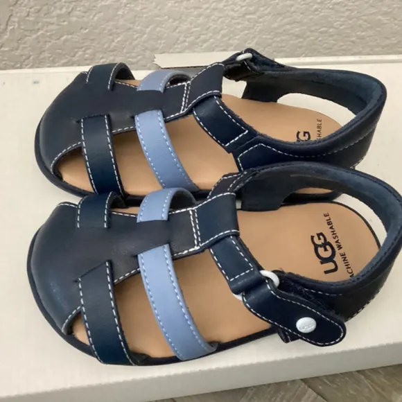 UGG Kolding Fisherman Sandal, size 6/7