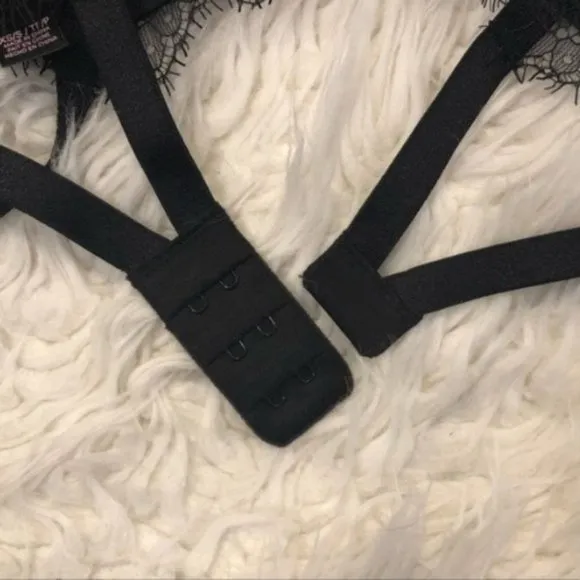 Very Sexy VS Chantilly Eyelash Lace Garter Belt Black XS/S