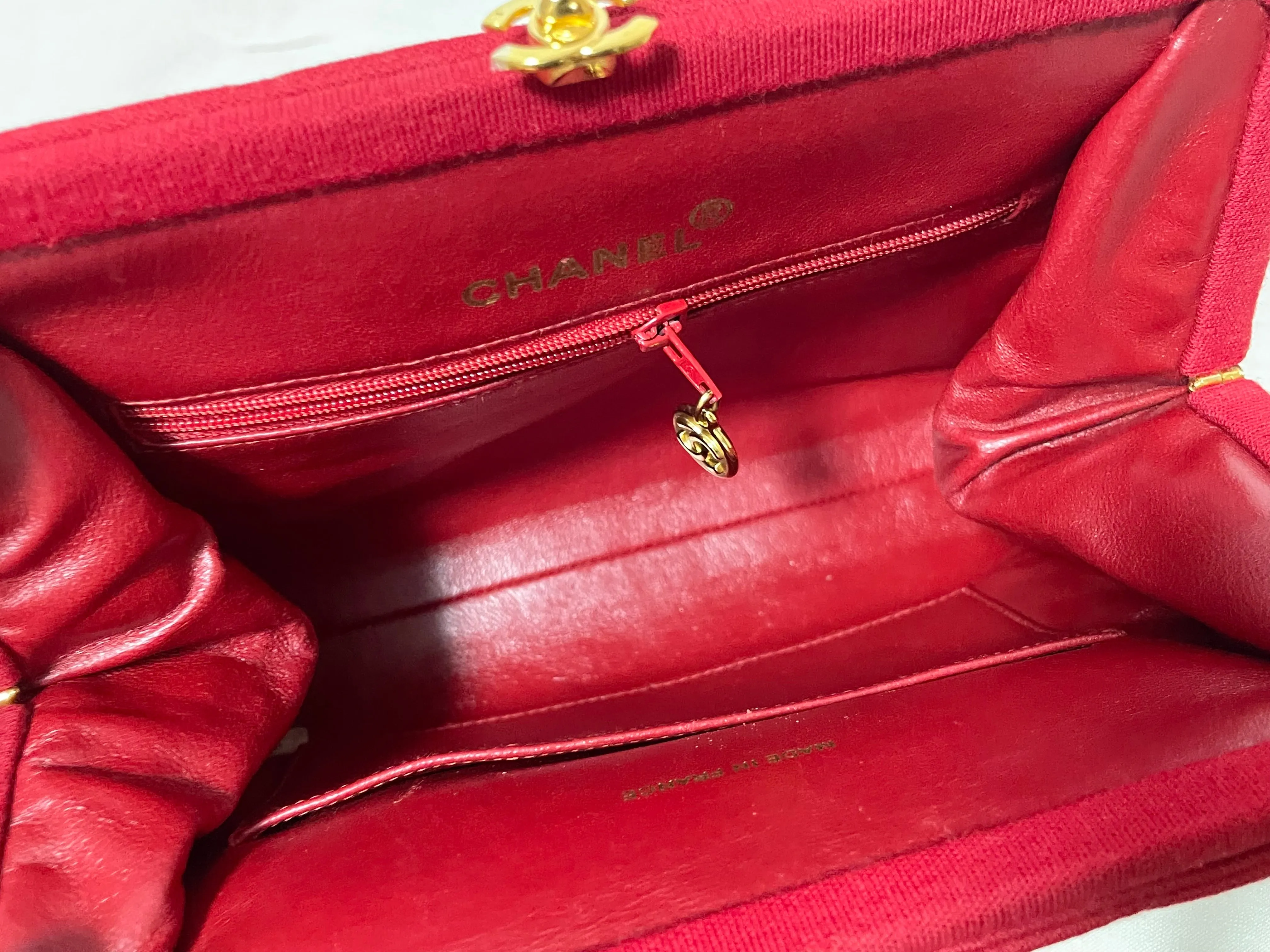 Vintage Chanel lipstick red wool jersey shoulder bag with turn lock cc closure. Kiss lock closure bag. 060810r2